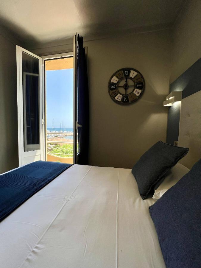 Hotel La Calanque 2*